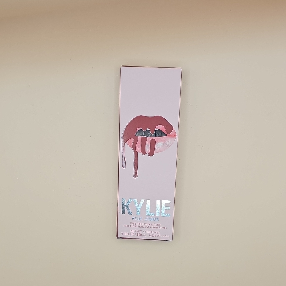 Kylie Lip Kit Better Not Pout 103